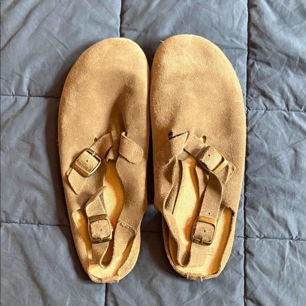 Mukishoes Soca Barefoot Suede Buckle Clogs - Picture 1 of 3